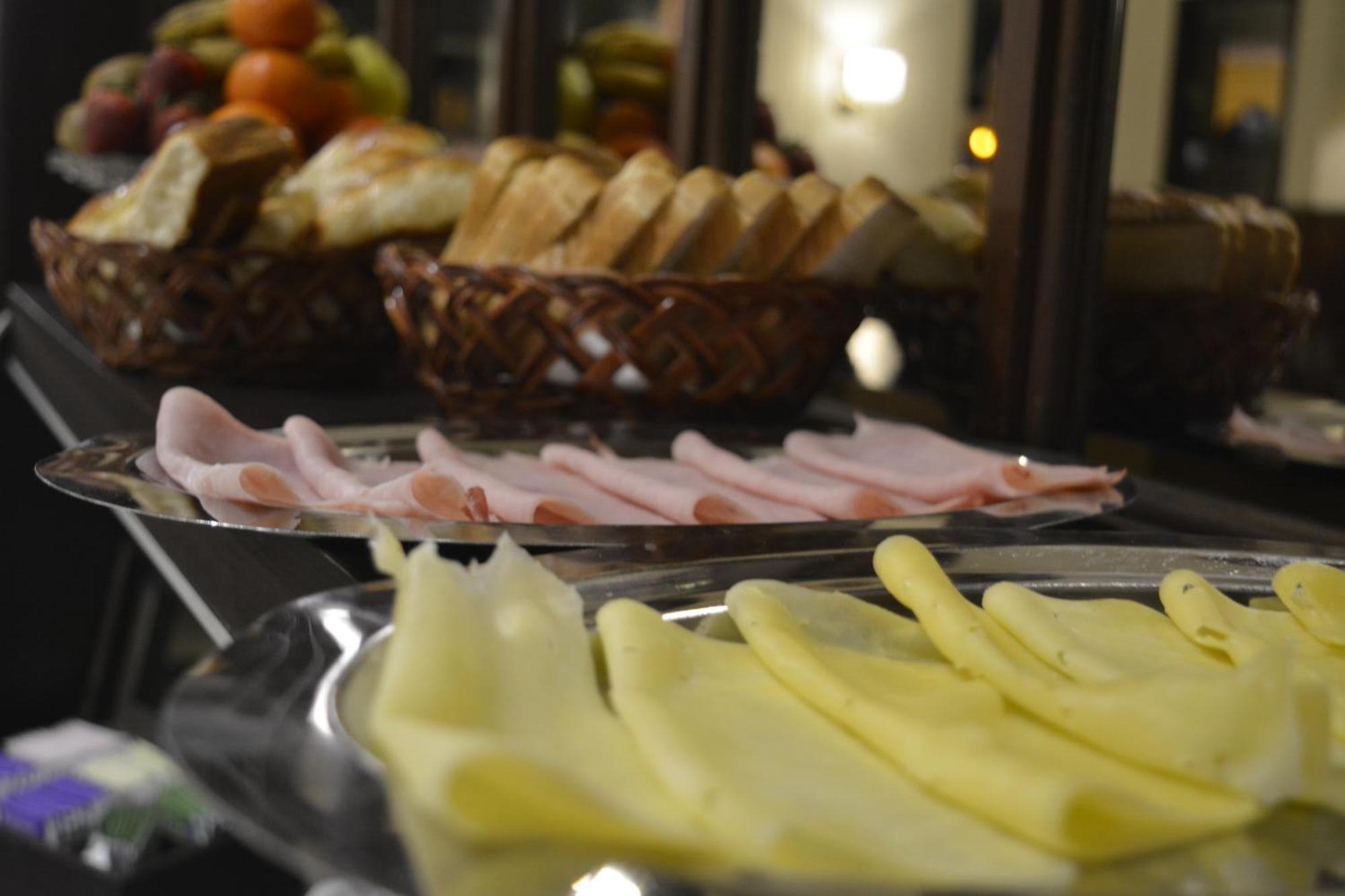 Hotel Vina De Italia Кордоба Екстериор снимка