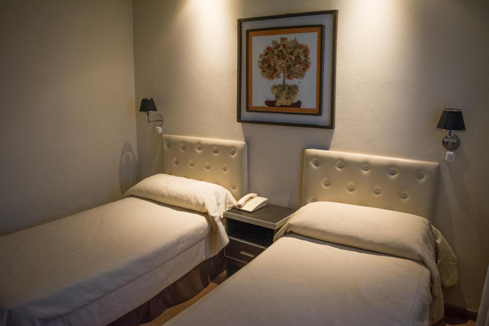 Hotel Vina De Italia Кордоба Екстериор снимка