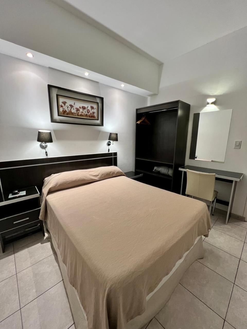 Hotel Vina De Italia Кордоба Екстериор снимка