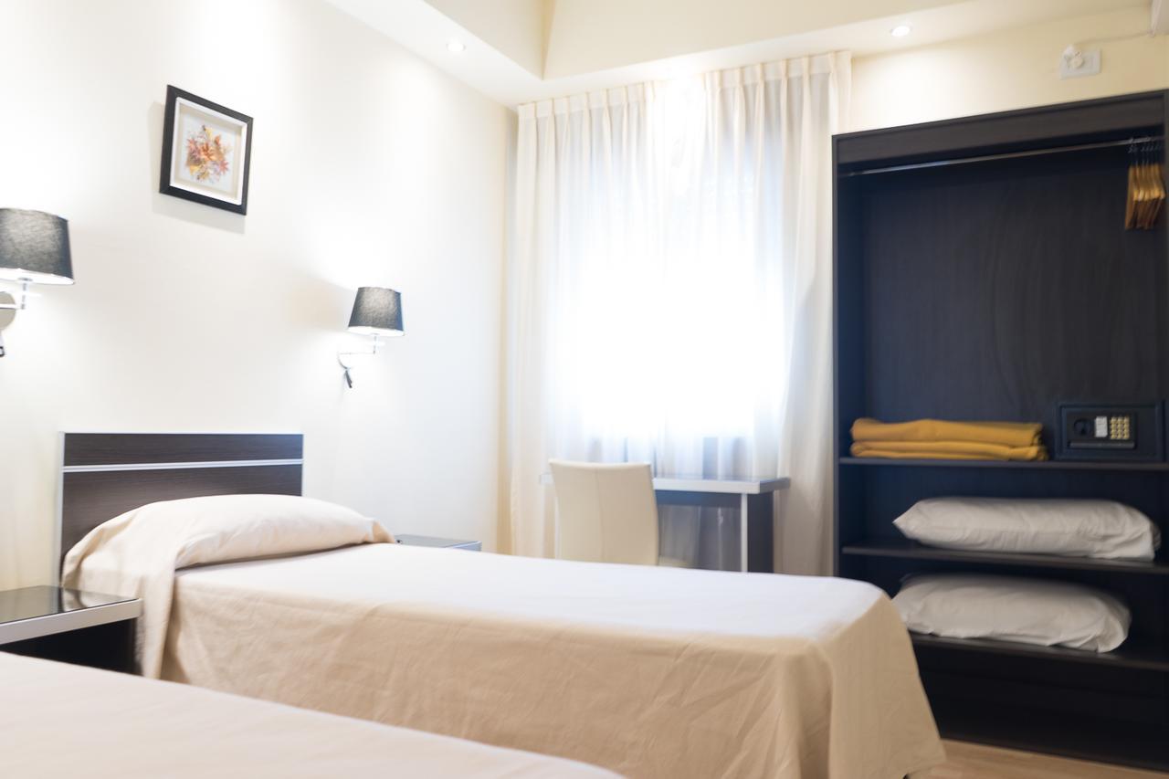 Hotel Vina De Italia Кордоба Екстериор снимка